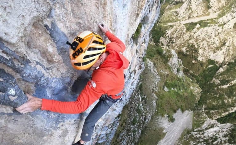 ¿Qué es una vía de escalada?