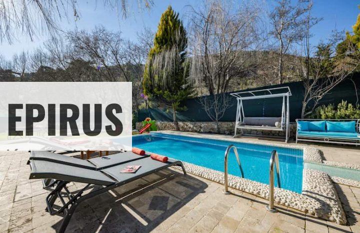 Alójate en esta casa rural para 20 personas con piscina y encanto